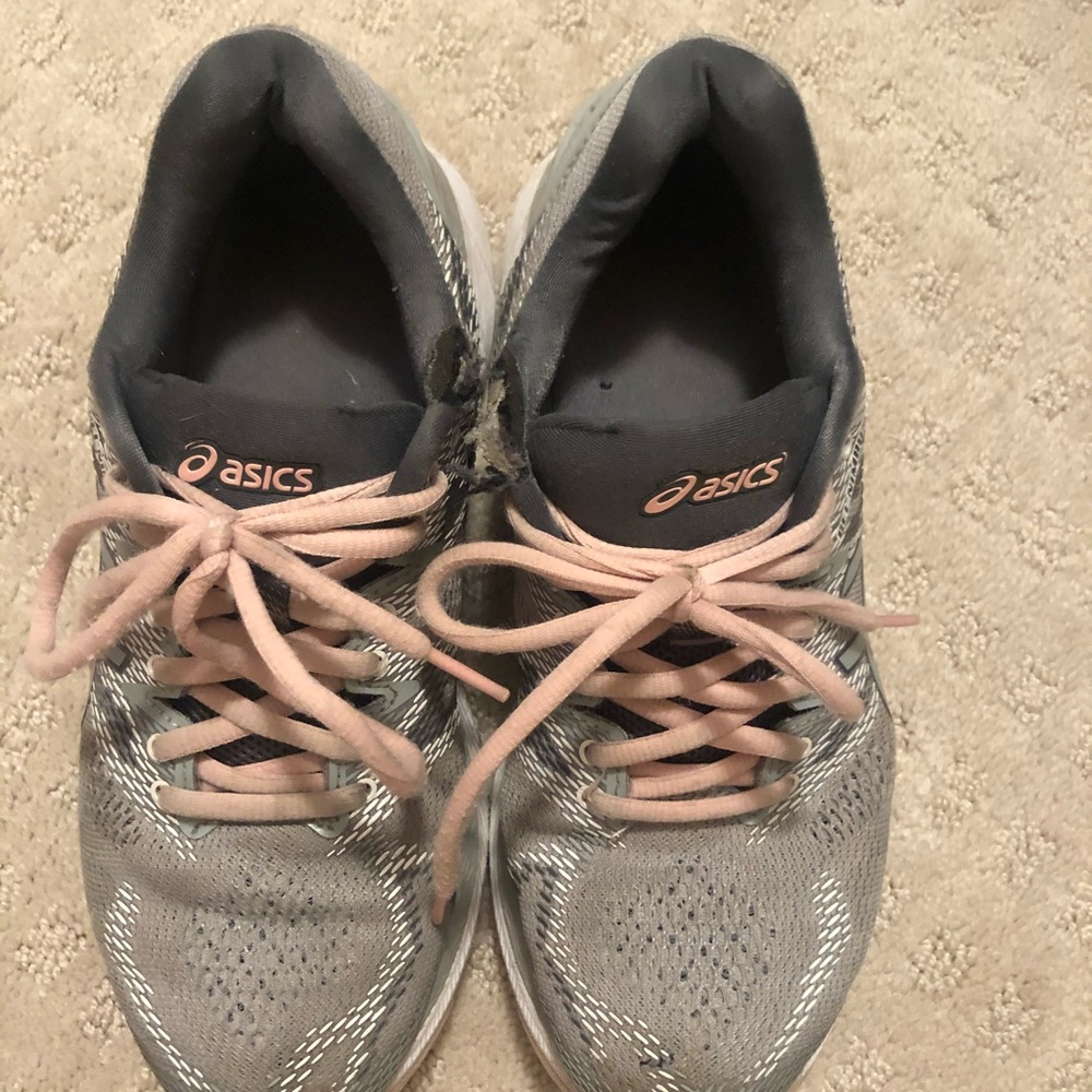 Running shoes - Picture 2 of 3
